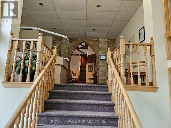 MAIN 2C - 411 QUEEN STREET, Newmarket (Central Newmarket), Ontario, L3Y2G9