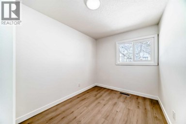 4936 45 Street SW Calgary Alberta photo 21
