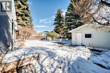 4936 45 Street SW Calgary Alberta photo 34