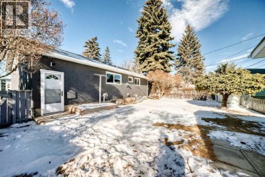 4936 45 Street SW Calgary Alberta photo 35
