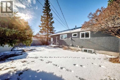 4936 45 Street SW Calgary Alberta photo 36