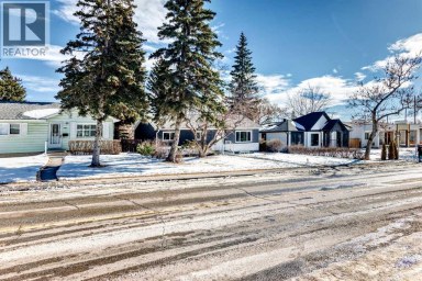 4936 45 Street SW Calgary Alberta photo 47