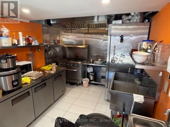 364 HURON STREET Toronto (University) Ontario photo 7