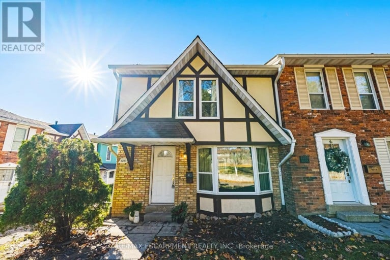 4 - 2220 UPPER MIDDLE ROAD, Burlington (Brant Hills), Ontario, L7P3P4