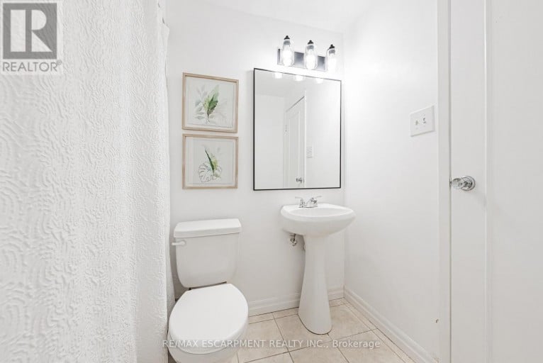 4 - 2220 UPPER MIDDLE ROAD, Burlington (Brant Hills), Ontario, L7P3P4