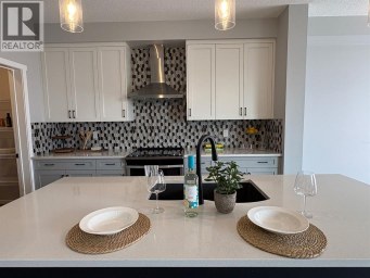 98 Lucas Crescent NW Calgary Alberta photo 3