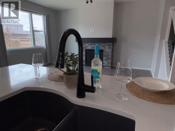 98 Lucas Crescent NW Calgary Alberta photo 5