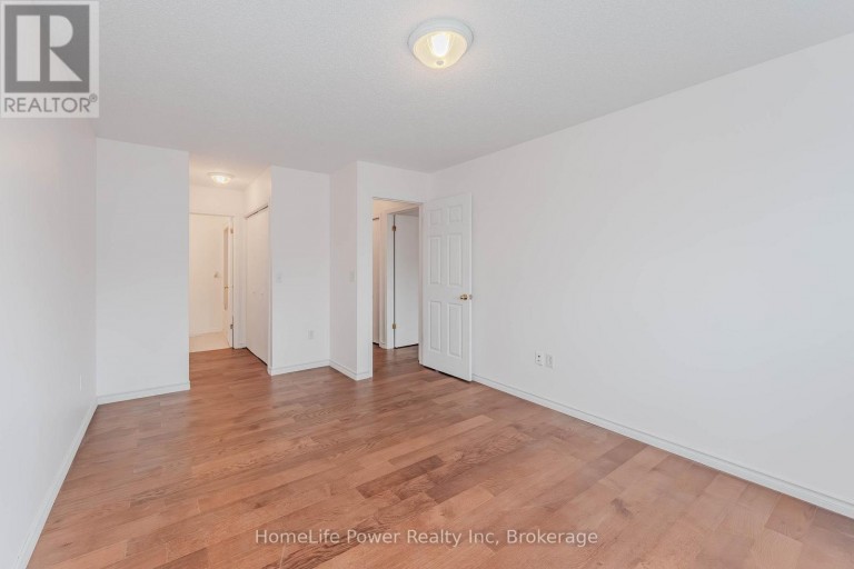 4 DARLING CRESCENT, Guelph (Pineridge/Westminster Woods), Ontario, N1L1P9