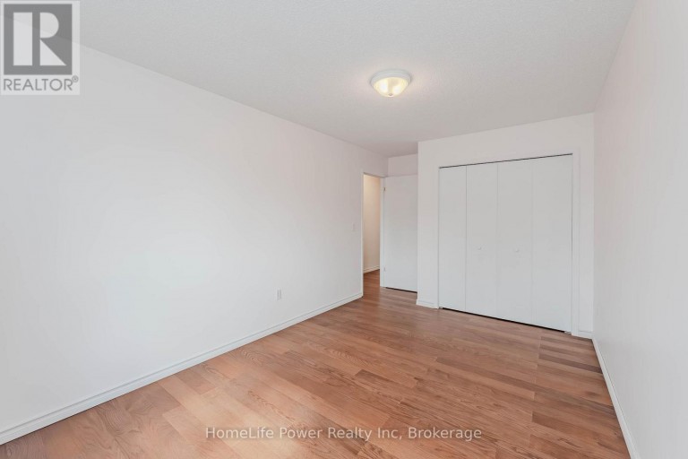 4 DARLING CRESCENT, Guelph (Pineridge/Westminster Woods), Ontario, N1L1P9