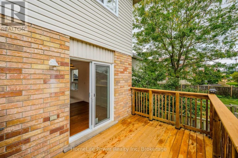 4 DARLING CRESCENT, Guelph (Pineridge/Westminster Woods), Ontario, N1L1P9