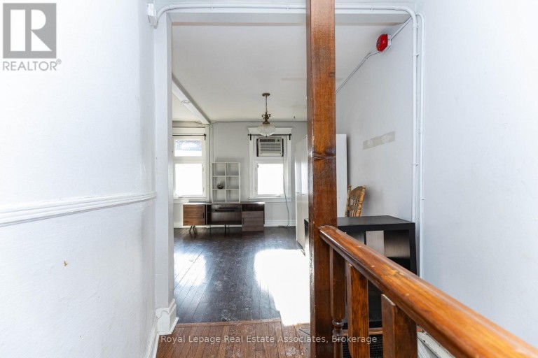 16 (3RD) - 497 BLOOR STREET W, Toronto (University), Ontario, M5S1Y2