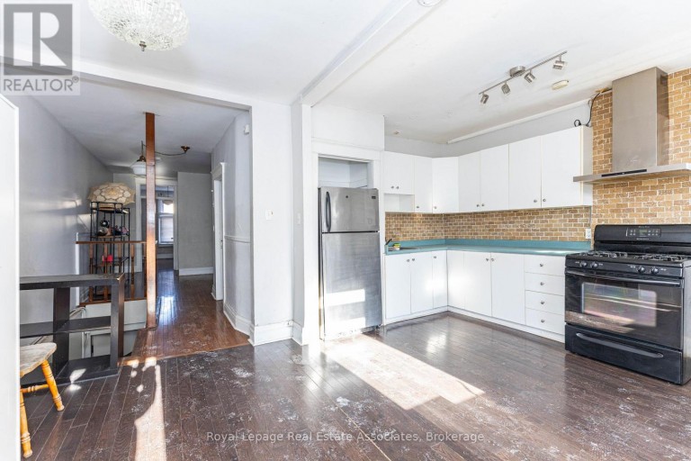 16 (3RD) - 497 BLOOR STREET W, Toronto (University), Ontario, M5S1Y2