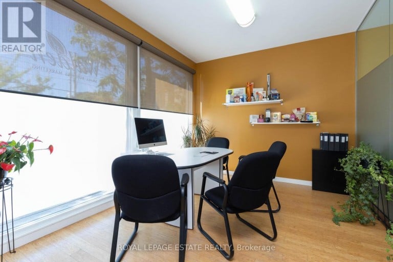 432 QUEEN STREET E, Toronto (Regent Park), Ontario, M5A1T4