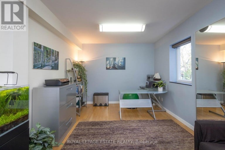 432 QUEEN STREET E, Toronto (Regent Park), Ontario, M5A1T4