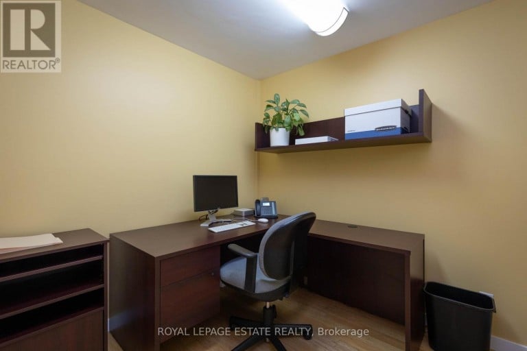 432 QUEEN STREET E, Toronto (Regent Park), Ontario, M5A1T4
