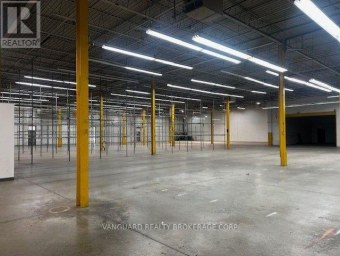 81 ST REGIS CRESCENT S Toronto (York University Heights) Ontario photo 4