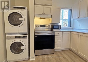 2 - 76 WENTWORTH STREET S Hamilton (Stinson) Ontario photo 10