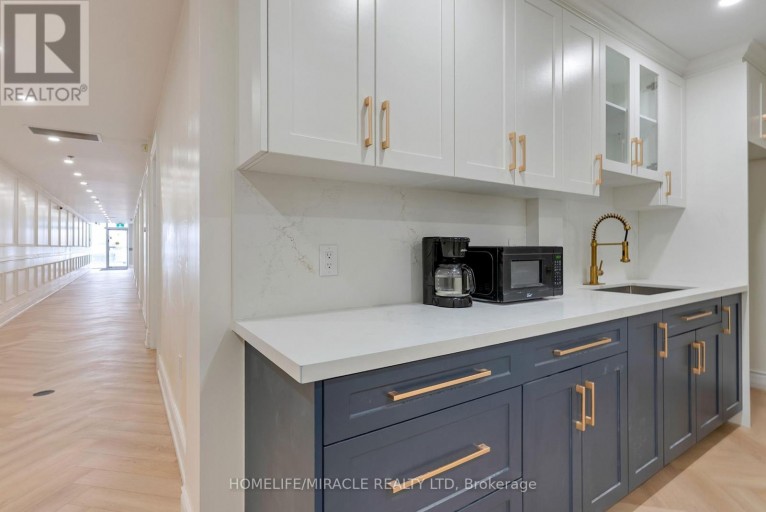 9 - 2575 STEELES AVENUE E, Brampton (Steeles Industrial), Ontario, L6T5T1