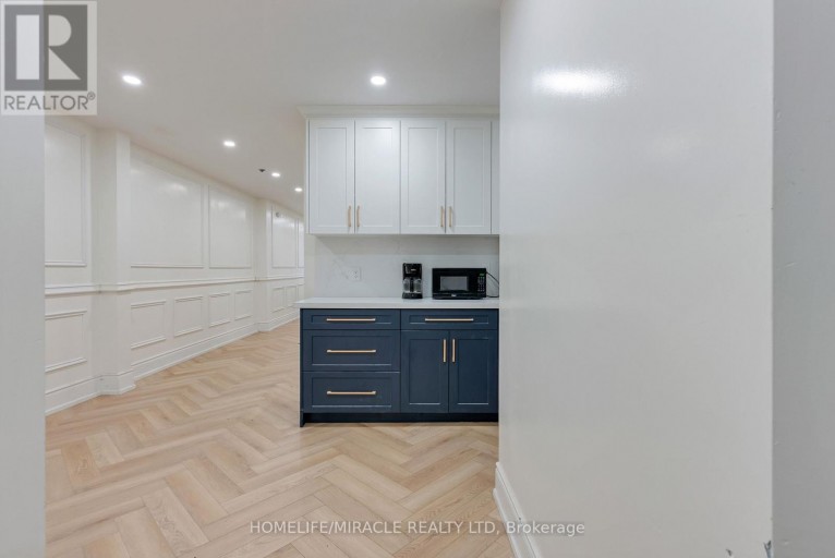 9 - 2575 STEELES AVENUE E, Brampton (Steeles Industrial), Ontario, L6T5T1