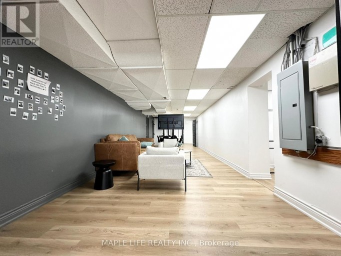 LOWER - 901 YONGE STREET, Toronto (Rosedale-Moore Park), Ontario, M4W2H2