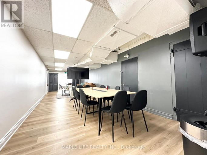 LOWER - 901 YONGE STREET, Toronto (Rosedale-Moore Park), Ontario, M4W2H2