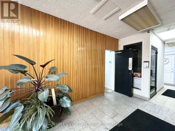 LOWER - 901 YONGE STREET Toronto (Rosedale-Moore Park) Ontario photo 2