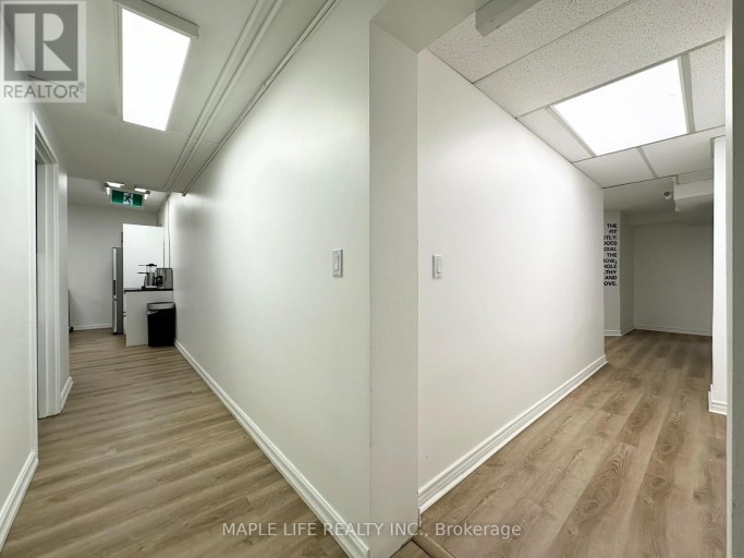 LOWER - 901 YONGE STREET, Toronto (Rosedale-Moore Park), Ontario, M4W2H2