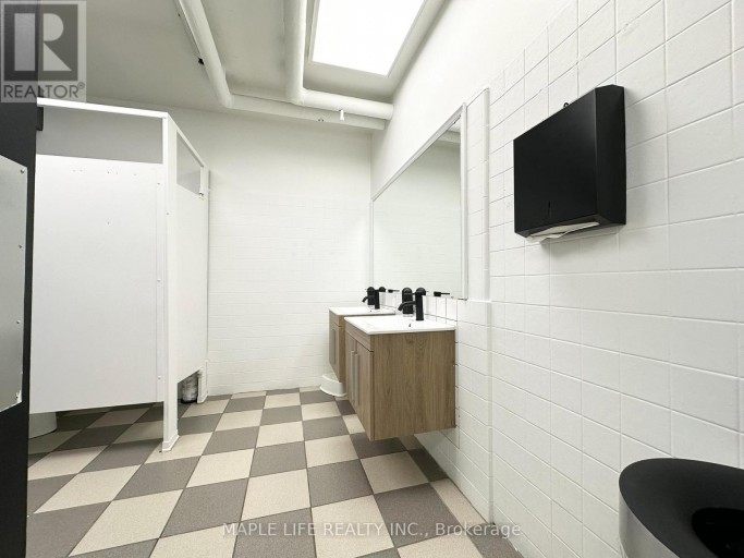 LOWER - 901 YONGE STREET, Toronto (Rosedale-Moore Park), Ontario, M4W2H2