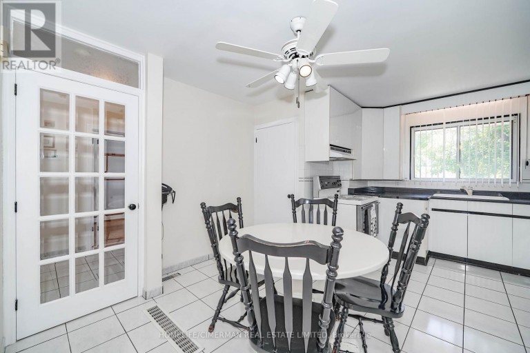 28 RENSHAW STREET, Toronto (Downsview-Roding-CFB), Ontario, M3M2C8
