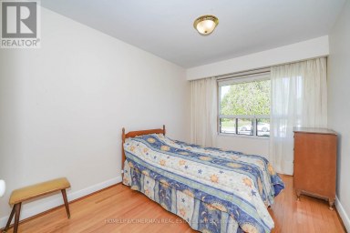 28 RENSHAW STREET Toronto (Downsview-Roding-CFB) Ontario photo 6