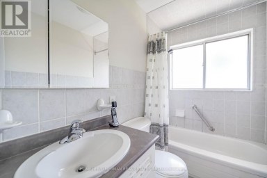 28 RENSHAW STREET Toronto (Downsview-Roding-CFB) Ontario photo 9