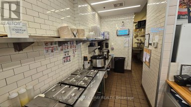 M2 - 347 CUNDLES ROAD E Barrie (Little Lake) Ontario photo 17