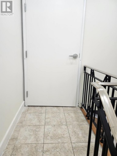203 - 357 MAIN STREET E, Hamilton (Landsdale), Ontario, L8N1J4