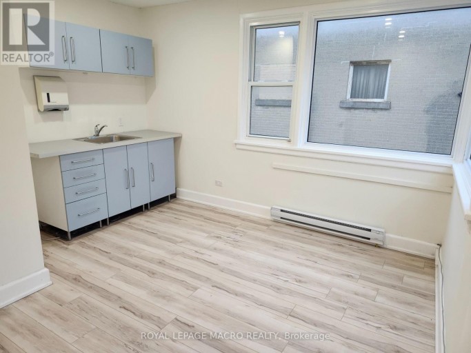 203 - 357 MAIN STREET E, Hamilton (Landsdale), Ontario, L8N1J4