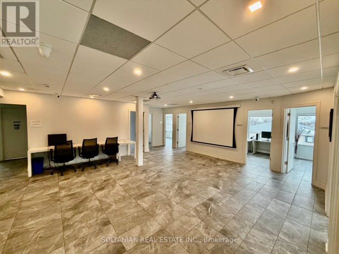 300 - 175 WILLOWDALE AVENUE, Toronto (Willowdale East), Ontario, M2N4Y9