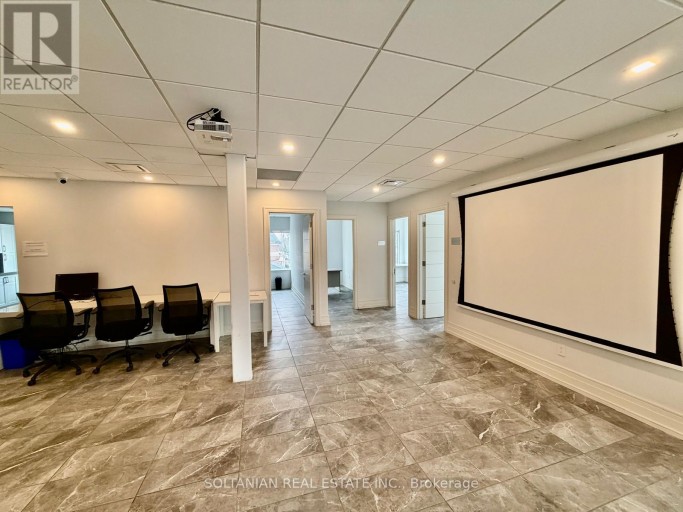 300 - 175 WILLOWDALE AVENUE, Toronto (Willowdale East), Ontario, M2N4Y9