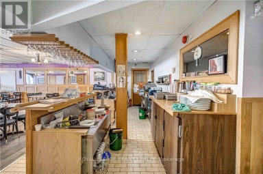 669 COLBORNE STREET E Brantford Ontario photo 16