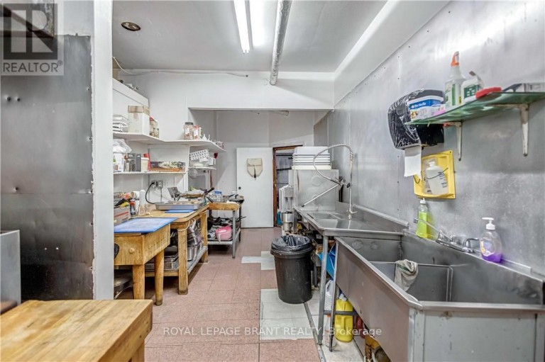 669 COLBORNE STREET E, Brantford, Ontario, N3S3M8