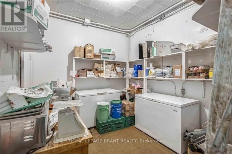 669 COLBORNE STREET E, Brantford, Ontario, N3S3M8