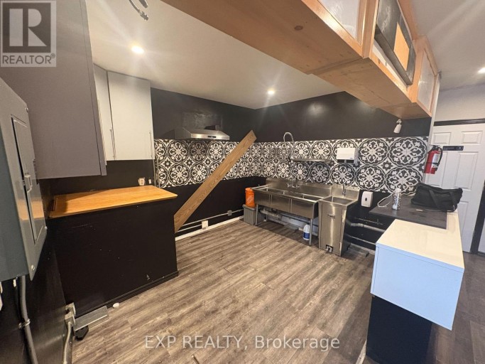 1927 DAVENPORT ROAD E, Toronto (Weston-Pellam Park), Ontario, M6N1C3