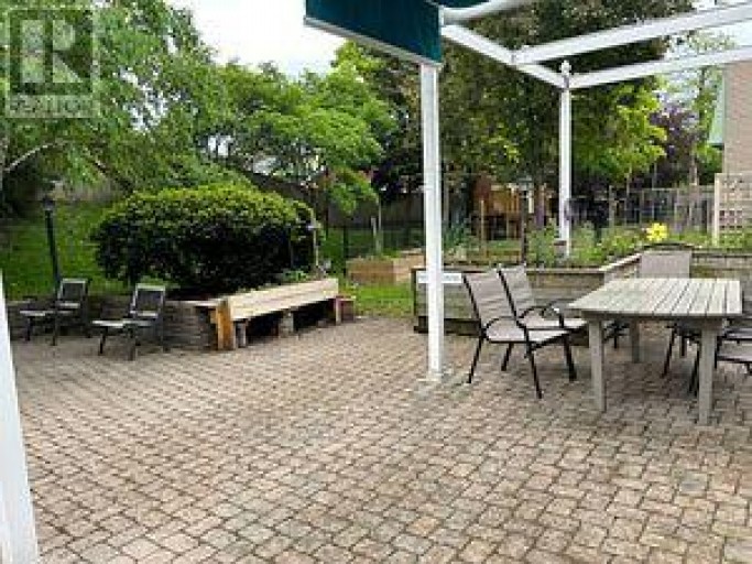 110 - 1447 ROYAL YORK ROAD, Toronto (Humber Heights), Ontario, M9P3V8