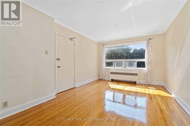 2 - 116 EASTWOOD ROAD Toronto (Woodbine Corridor) Ontario photo 4