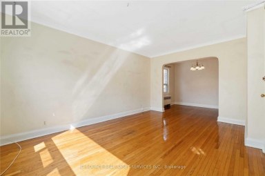 2 - 116 EASTWOOD ROAD Toronto (Woodbine Corridor) Ontario photo 5