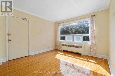 2 - 116 EASTWOOD ROAD Toronto (Woodbine Corridor) Ontario photo 7