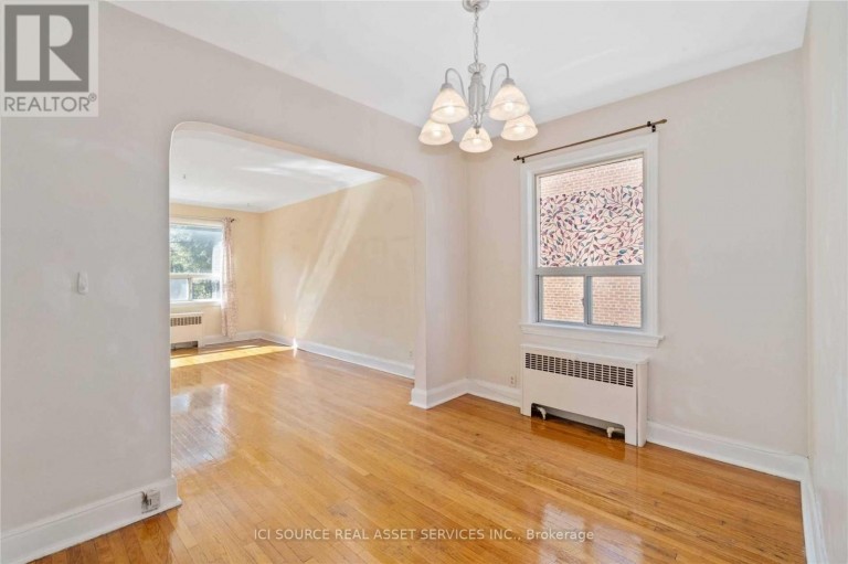 2 - 116 EASTWOOD ROAD, Toronto (Woodbine Corridor), Ontario, M4L2C9