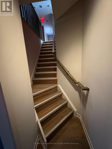 23 BOLTON AVENUE, Newmarket (Huron Heights-Leslie Valley), Ontario, L3Y2X3