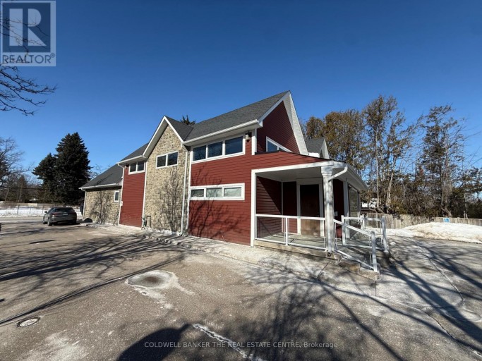 23 BOLTON AVENUE, Newmarket (Huron Heights-Leslie Valley), Ontario, L3Y2X3