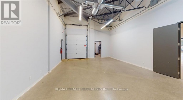 4553 KING STREET E, Kitchener, Ontario, N2P2G2