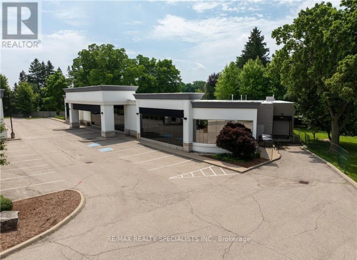 4553 KING STREET E, Kitchener, Ontario, N2P2G2