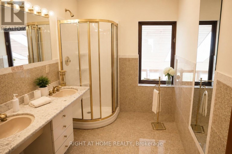 568 RIDGE ROAD, Hamilton, Ontario, L8J2Y6